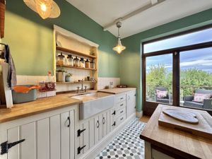 Kitchen- click for photo gallery